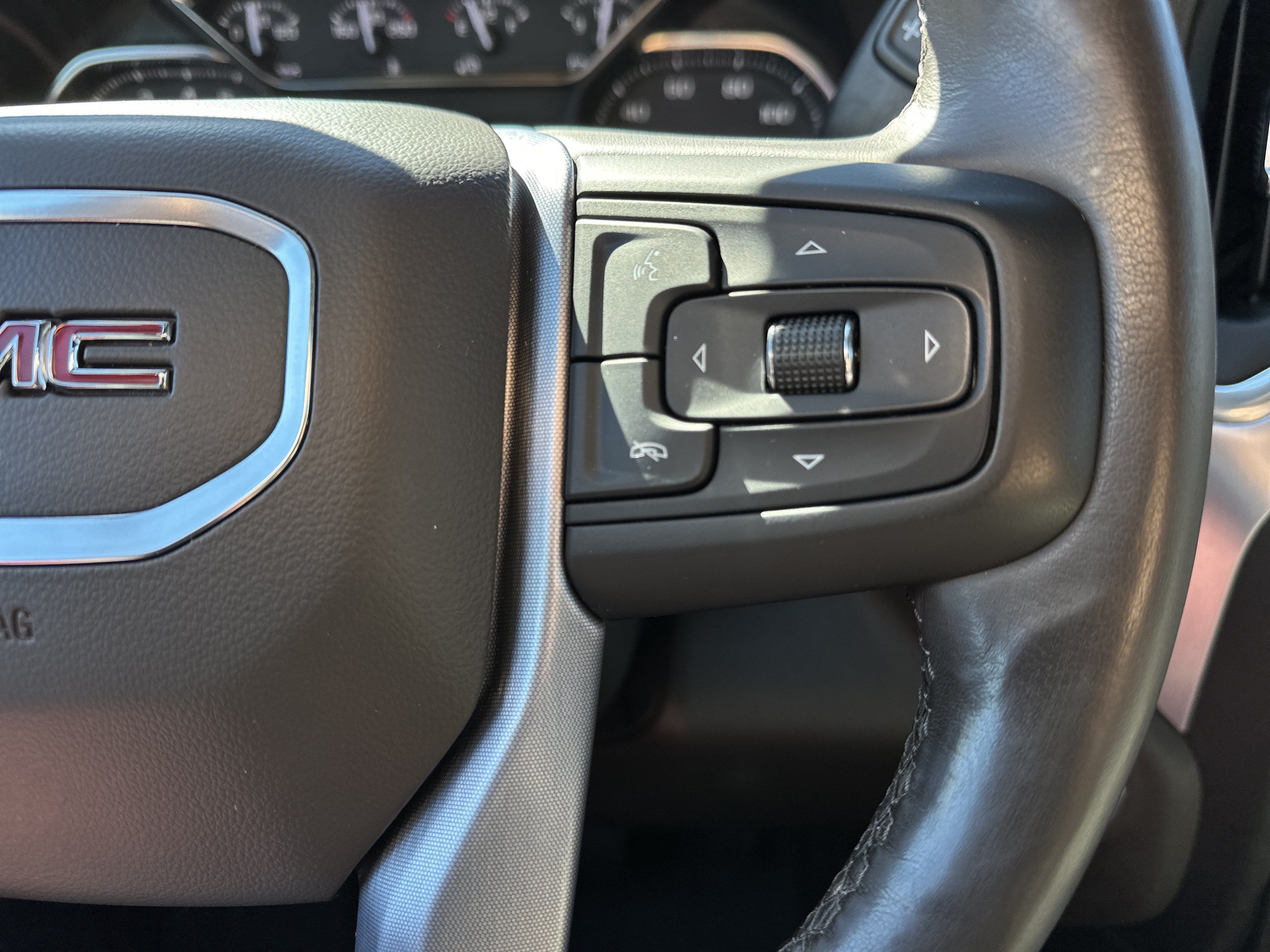 Used 2019 GMC Sierra 1500 SLT w/ SLT Premium Plus Package AWD/4WD image 19