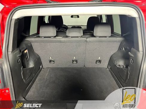 Used 2023 Jeep Renegade Latitude AWD/4WD image 9