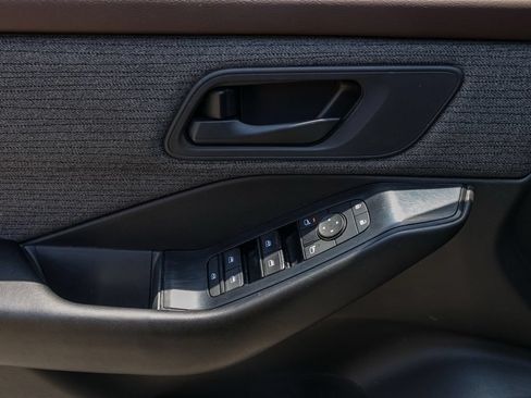 Used 2023 Nissan Rogue S FWD image 24