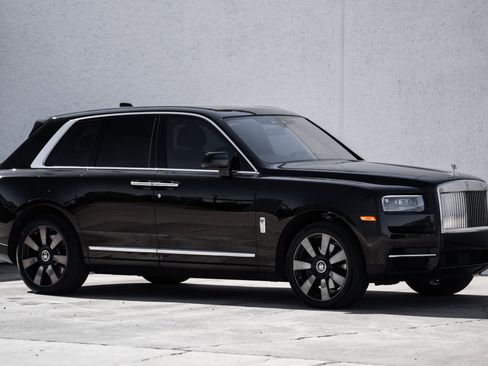 Used 2023 Rolls-Royce Cullinan image 12