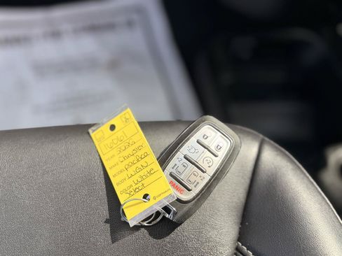 Used 2026 Chrysler Pacifica Select FWD image 38