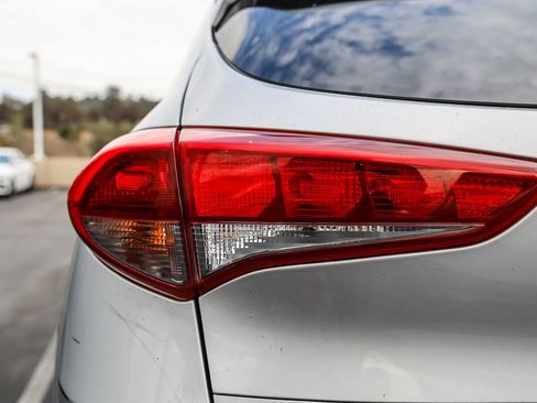 Used 2018 Hyundai Tucson SEL Plus FWD image 8