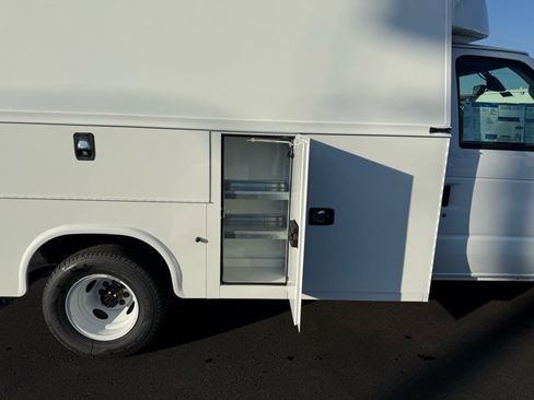 New 2026 Ford E-350 and Econoline 350 Super Duty w/ Power Equipment Group image 9