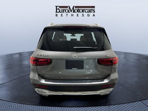 Used 2021 Mercedes-Benz GLB 250 4MATIC image 4