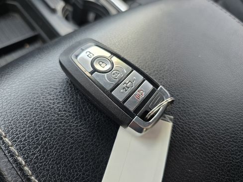 Used 2020 Ford F250 Lariat image 37