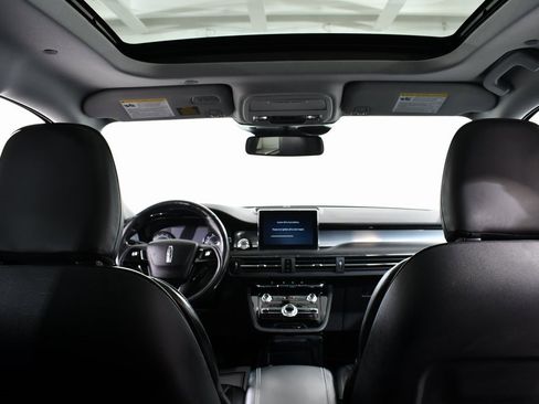 Used 2021 Lincoln Corsair AWD w/ Premium Package image 17