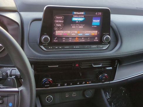 Certified 2022 Nissan Rogue SV image 16