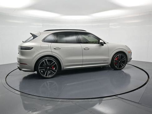 Used 2021 Porsche Cayenne GTS image 31
