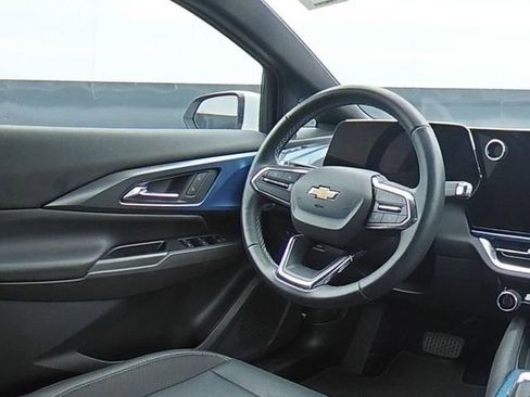 Used 2025 Chevrolet Equinox EV LT w/ Convenience Package FWD image 17