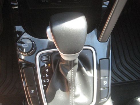 Used 2025 Kia Seltos S FWD image 17
