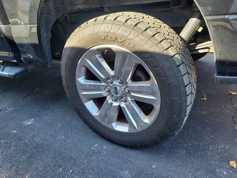 Used 2018 Ford F150 XLT w/ Equipment Group 302A Luxury image 6