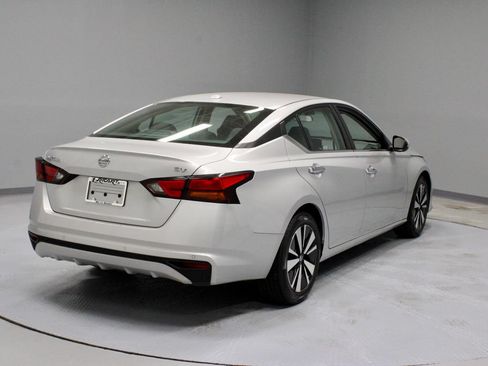 Used 2021 Nissan Altima 2.5 SV FWD image 11