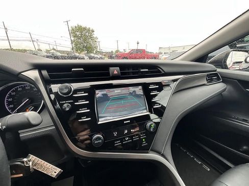 Used 2020 Toyota Camry SE FWD image 20