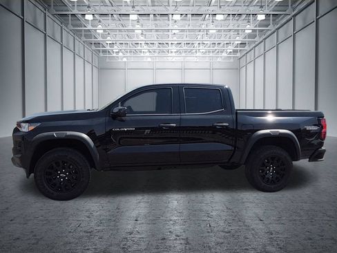 Certified 2025 Chevrolet Colorado Trail Boss AWD/4WD image 2
