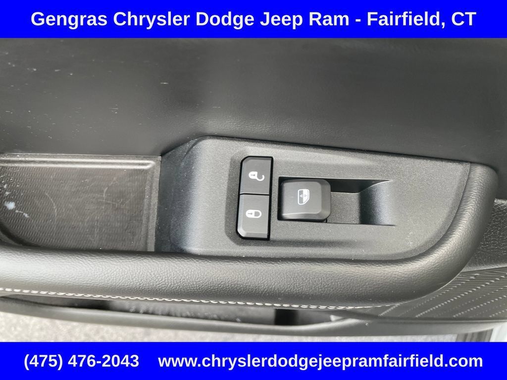 Used 2023 Jeep Grand Cherokee L Altitude AWD/4WD image 41