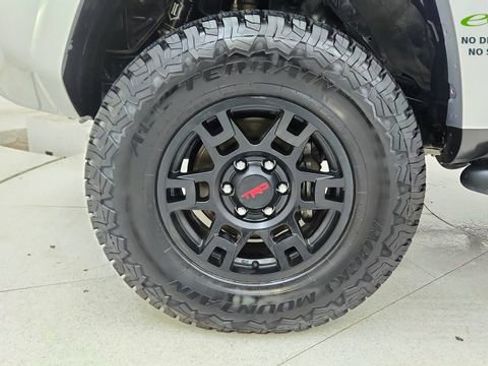 Used 2022 Toyota 4Runner SR5 AWD/4WD image 55