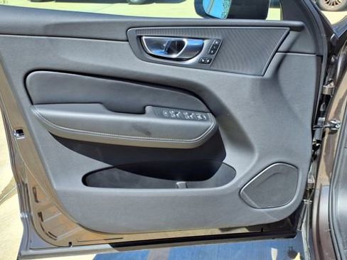 Used 2025 Volvo XC60 B5 Core image 13