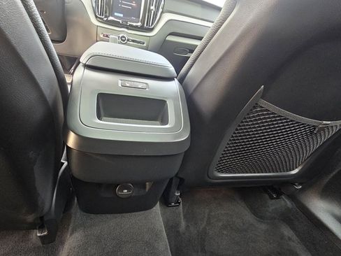 Certified 2025 Volvo XC60 B5 Plus image 19