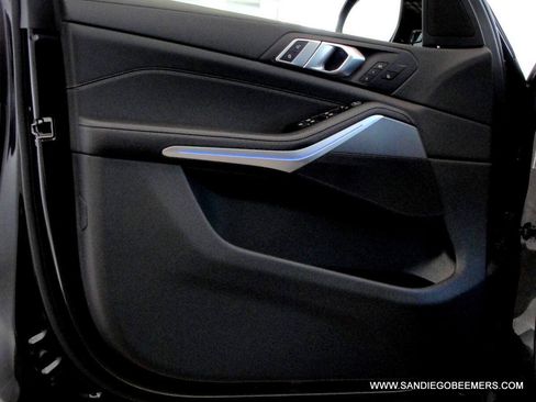 Used 2022 BMW X5 sDrive40i w/ M Sport Package RWD image 8