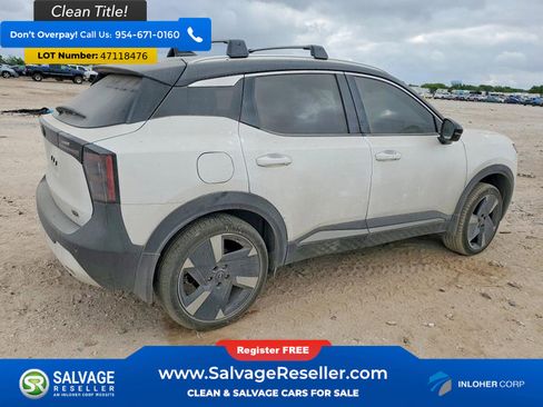 Used 2025 Nissan Kicks SR FWD image 4