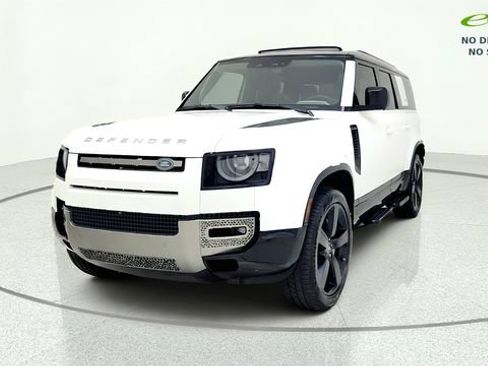 Used 2024 Land Rover Defender 130 X-Dynamic SE AWD/4WD image 3