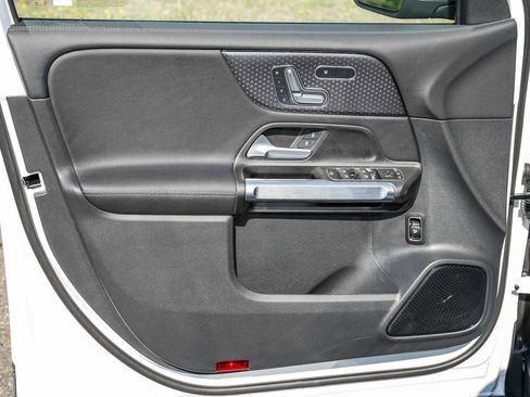 Certified 2026 Mercedes-Benz GLB 250 4MATIC image 19