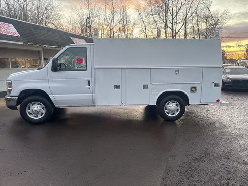 Used 2016 Ford E-350 and Econoline 350 Super Duty w/ Power Windows & Locks Group image 29