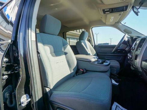 Used 2018 RAM 2500 Tradesman w/ Chrome Appearance Group image 27