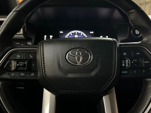 Used 2025 Toyota 4Runner SR5 image 30