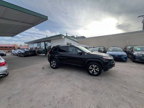 Used 2014 Jeep Cherokee Trailhawk w/ Leather Interior Group AWD/4WD image 24
