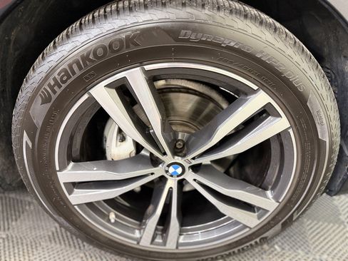 Used 2022 BMW X7 xDrive40i w/ M Sport Package AWD/4WD image 20