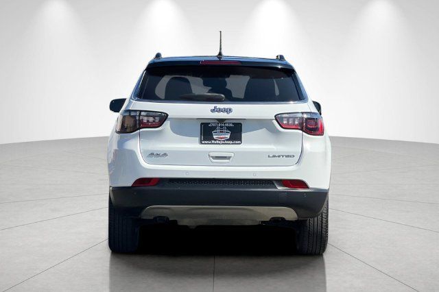 Used 2024 Jeep Compass Limited AWD/4WD image 5