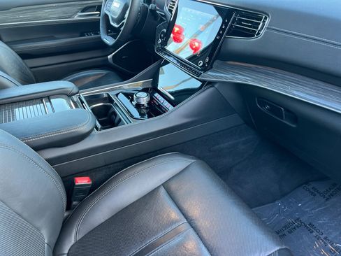 Used 2022 Jeep Wagoneer Series II w/ Convenience Group I image 17