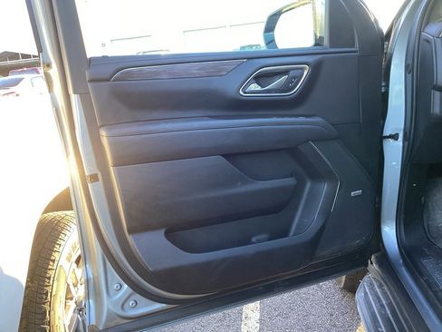 Used 2024 Chevrolet Tahoe LT w/ Luxury Package image 11