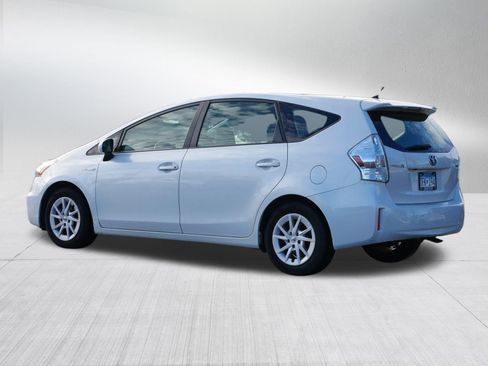 Used 2013 Toyota Prius V Two image 5