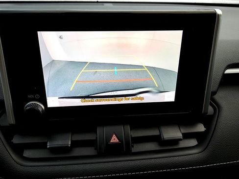 Used 2023 Toyota RAV4 LE image 31