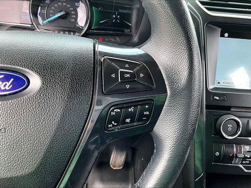 Used 2018 Ford Explorer XLT w/ Equipment Group 202A image 12