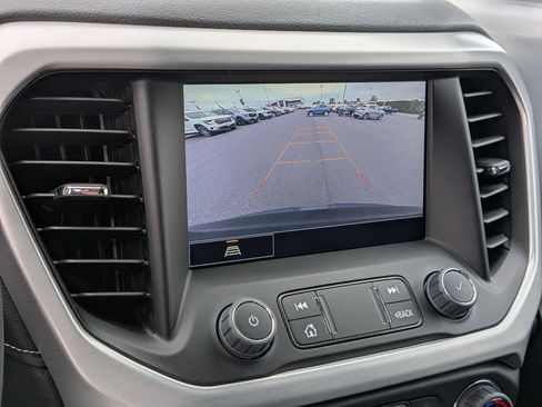 Used 2023 GMC Acadia SLT w/ Preferred Package AWD/4WD image 15