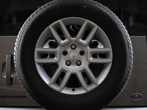 Used 2023 Land Rover Defender 110 S AWD/4WD image 7