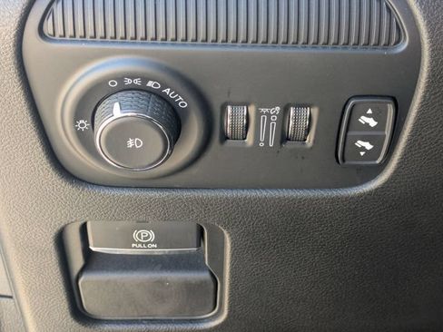 Used 2024 Jeep Wagoneer Series II w/ Flexible Seating Group AWD/4WD image 16