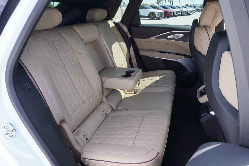 Certified 2026 Cadillac Lyriq Signature Sport w/ Nappa Leather Package RWD image 9