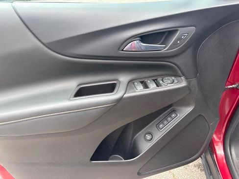 Used 2021 Chevrolet Equinox Premier FWD image 11