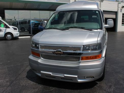 Used 2016 Chevrolet Express 2500 RWD image 25