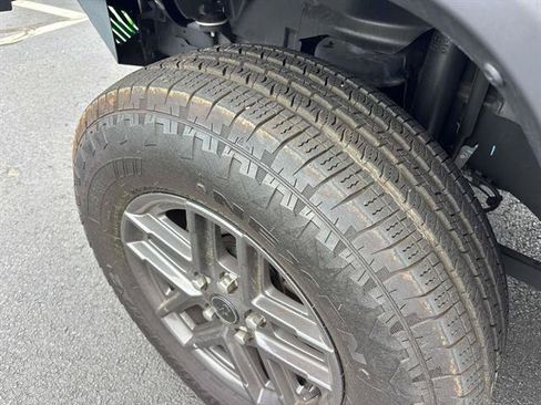 Used 2024 Jeep Wrangler Sport AWD/4WD image 9