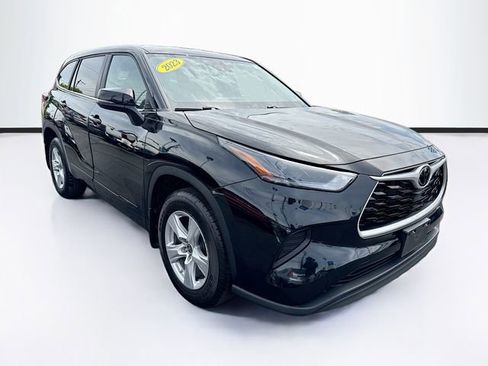 Used 2023 Toyota Highlander L AWD/4WD image 1