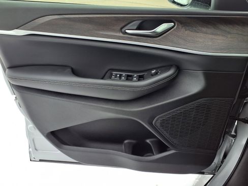 New 2026 Jeep Grand Cherokee Altitude AWD/4WD image 17