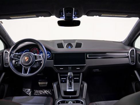 Certified 2023 Porsche Cayenne GTS AWD/4WD image 11