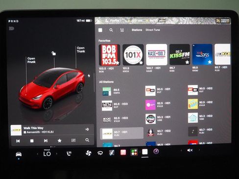 Used 2023 Tesla Model Y Long Range AWD/4WD image 28