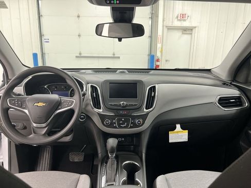 Used 2022 Chevrolet Equinox LS w/ LS Convenience Package image 10