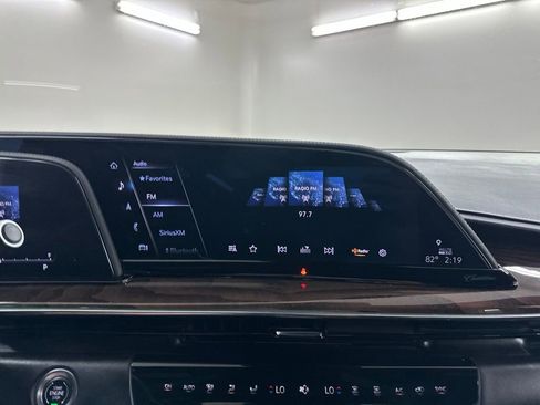 Certified 2024 Cadillac Escalade Premium Luxury Platinum AWD/4WD image 42